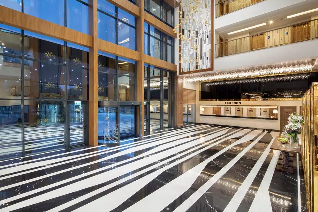 آیدینبی کوئینز پالاس اند اسپا